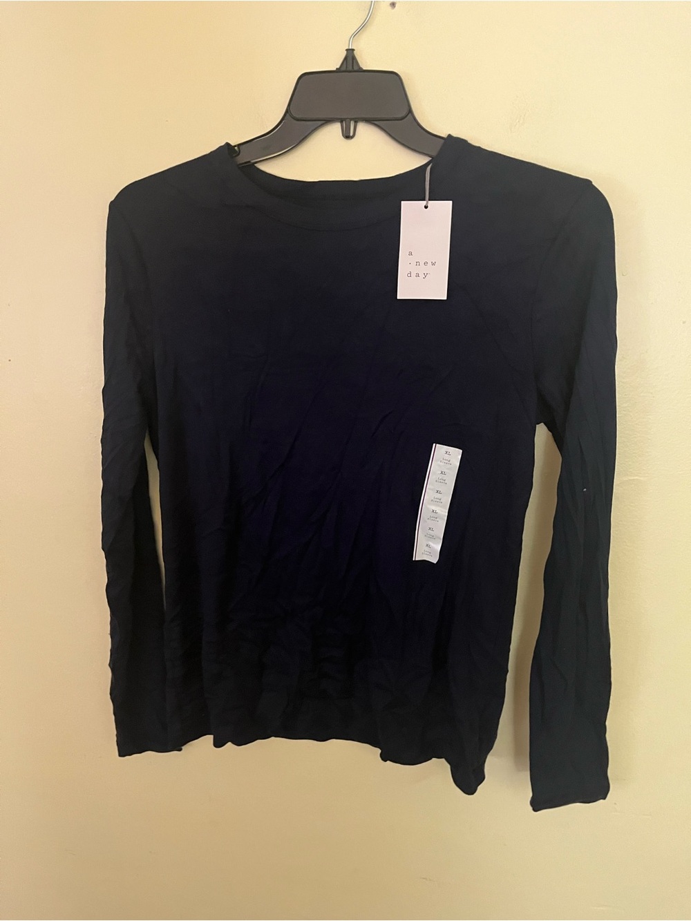 a new day Black Long-Sleeve Crewneck Tee XL NWT